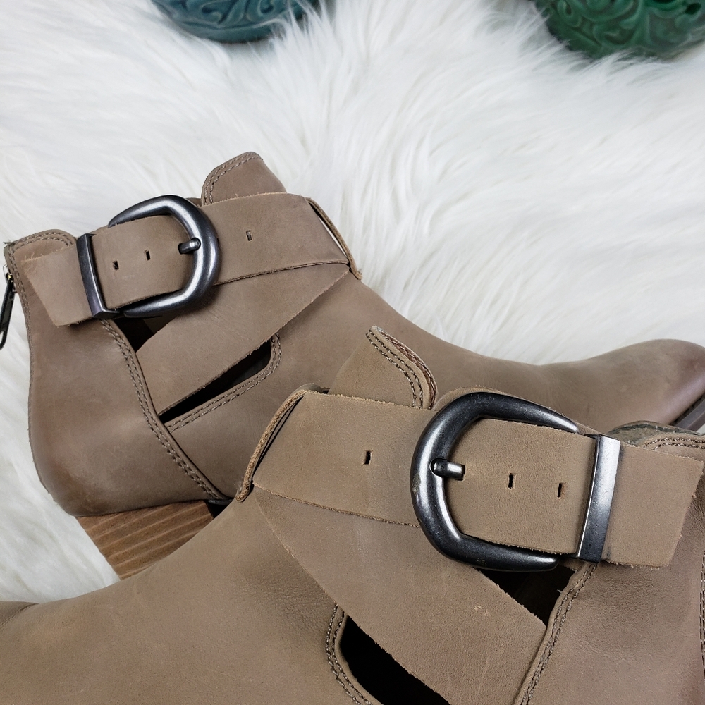 Vionic Rory buckle ankle bootie size 9 - Picture 13 of 16
